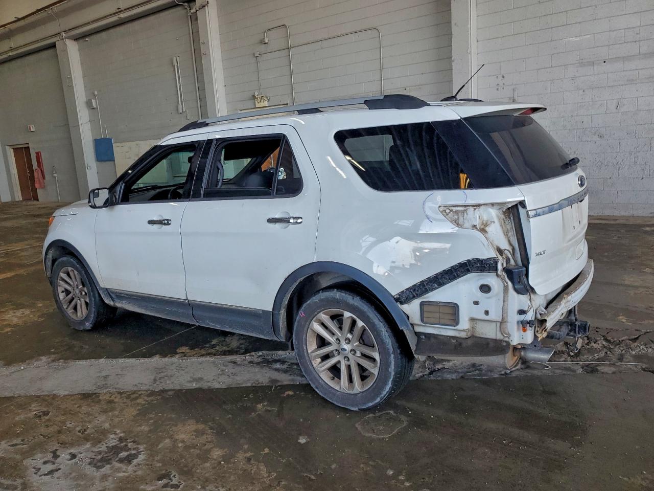 Ford Explorer Xlt Image 4