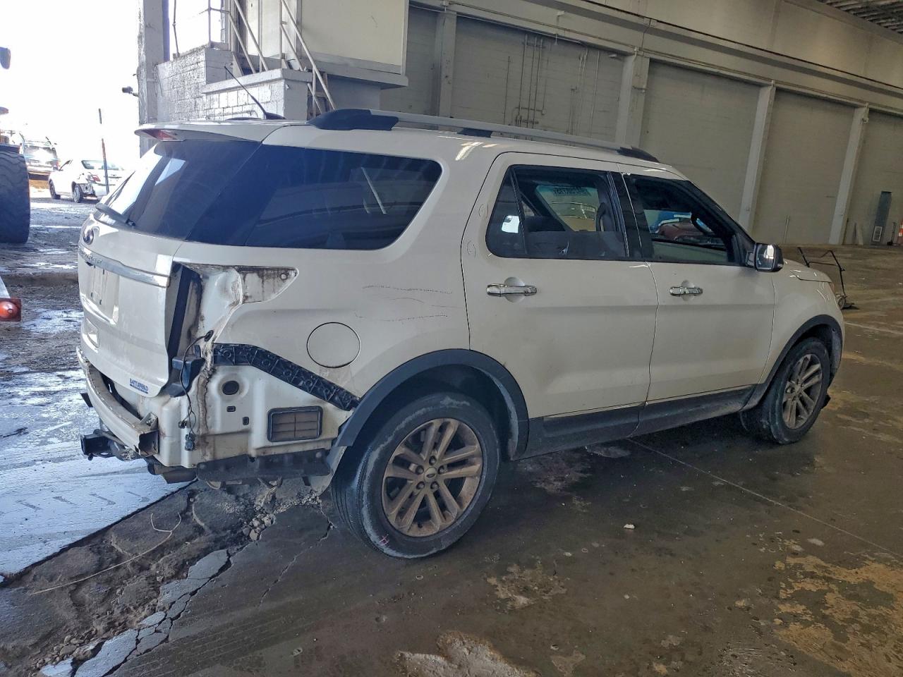 Ford Explorer Xlt Image 8