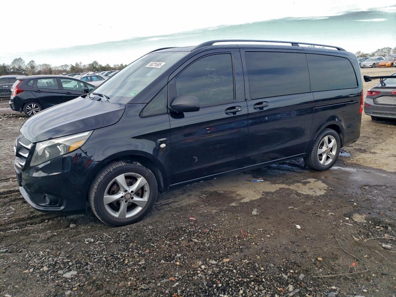Mercedes-Benz Metris Image 1