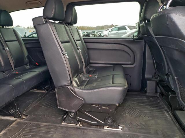Mercedes-Benz Metris Image 11