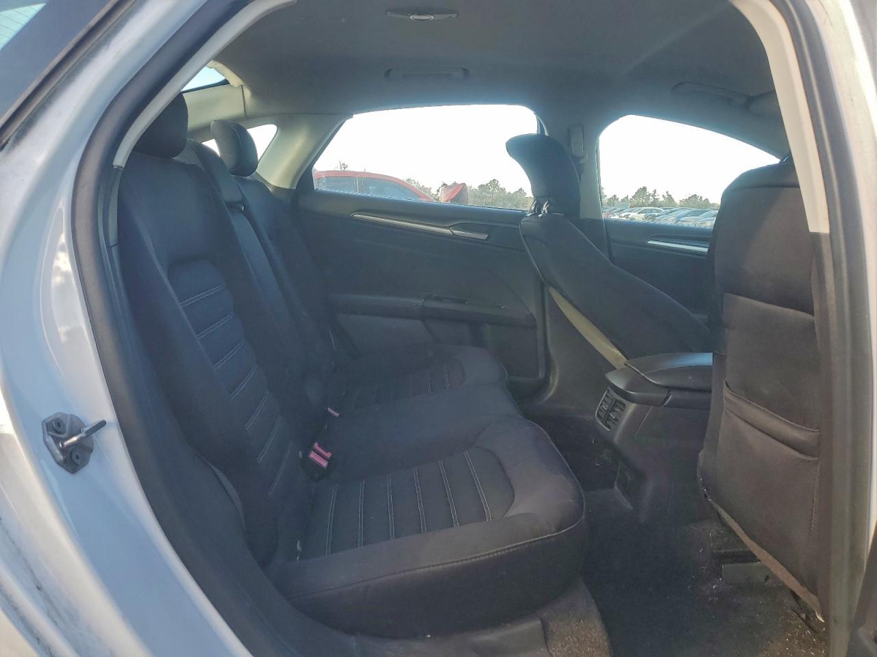 Ford Fusion Se Image 4