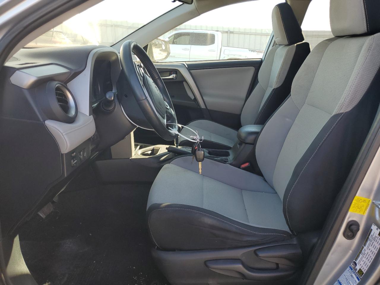 Toyota RAV4 Xle Image 7