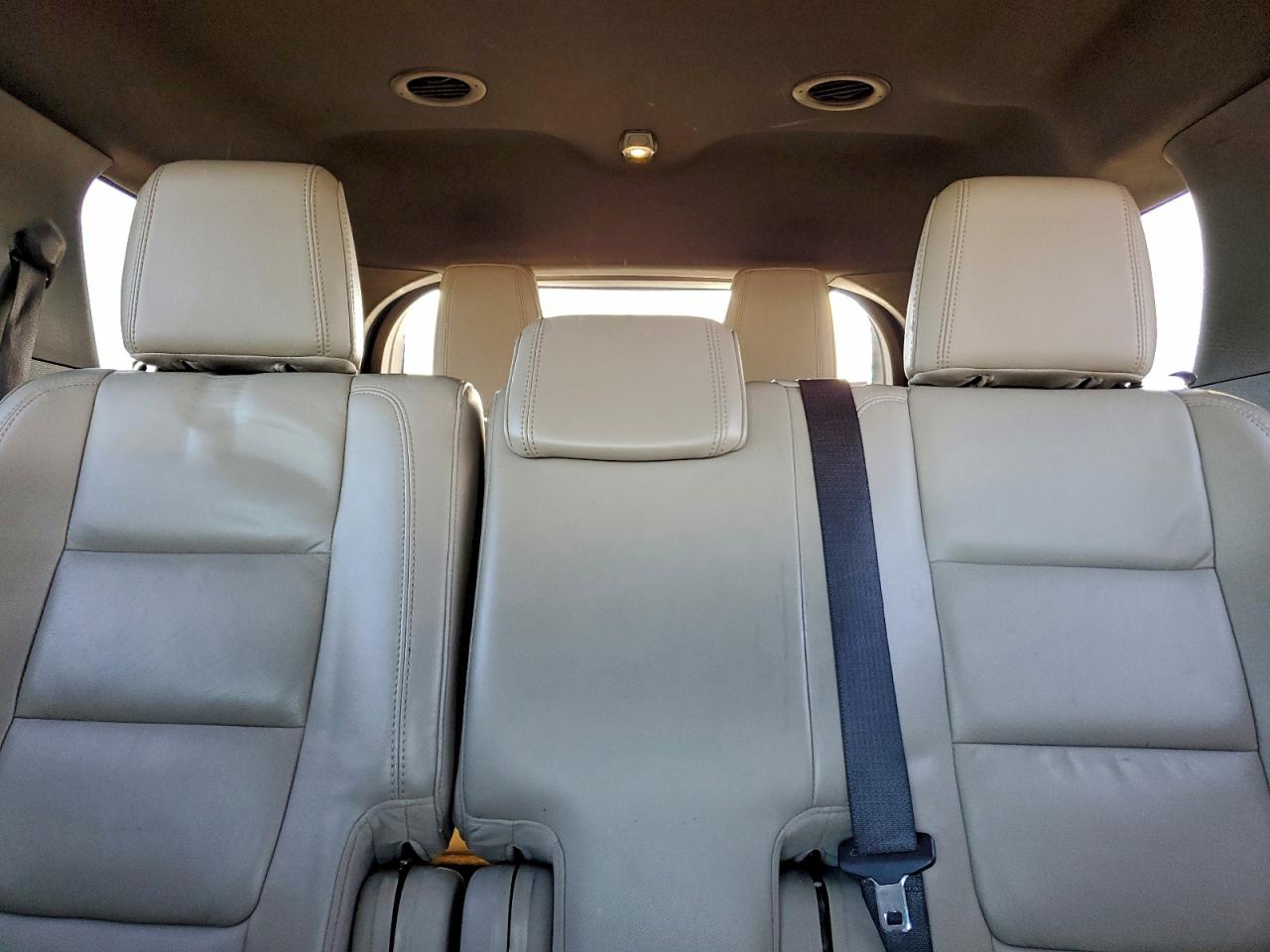 Ford Explorer Xlt Image 6