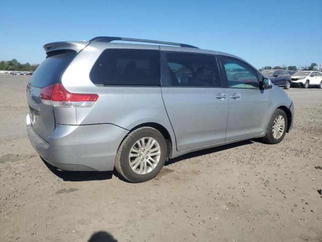 Toyota Sienna Xle Image 5