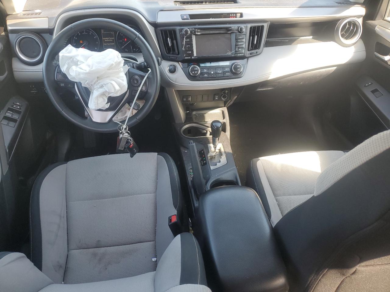 Toyota RAV4 Xle Image 6