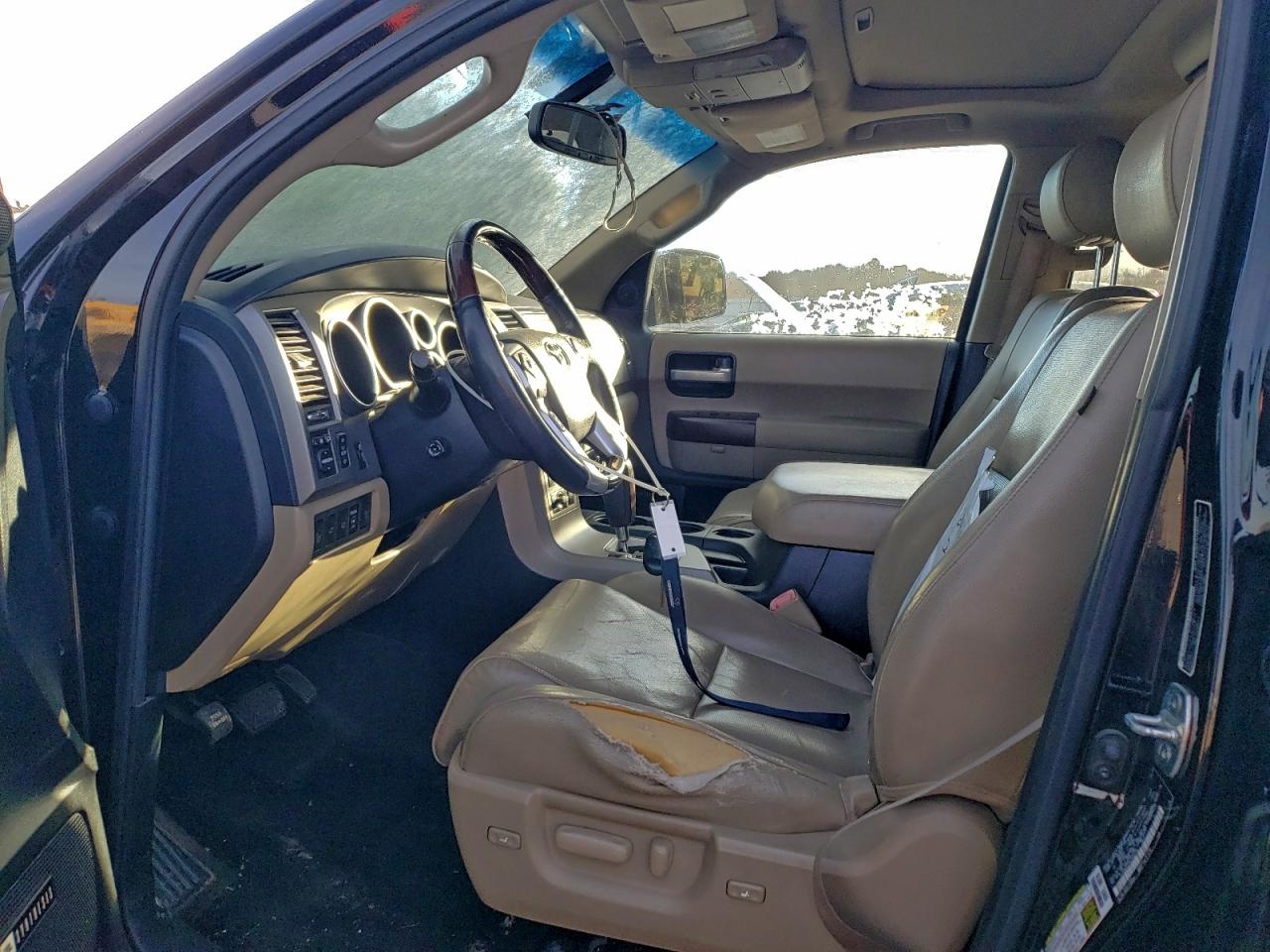 Toyota Sequoia Platinum Image 5