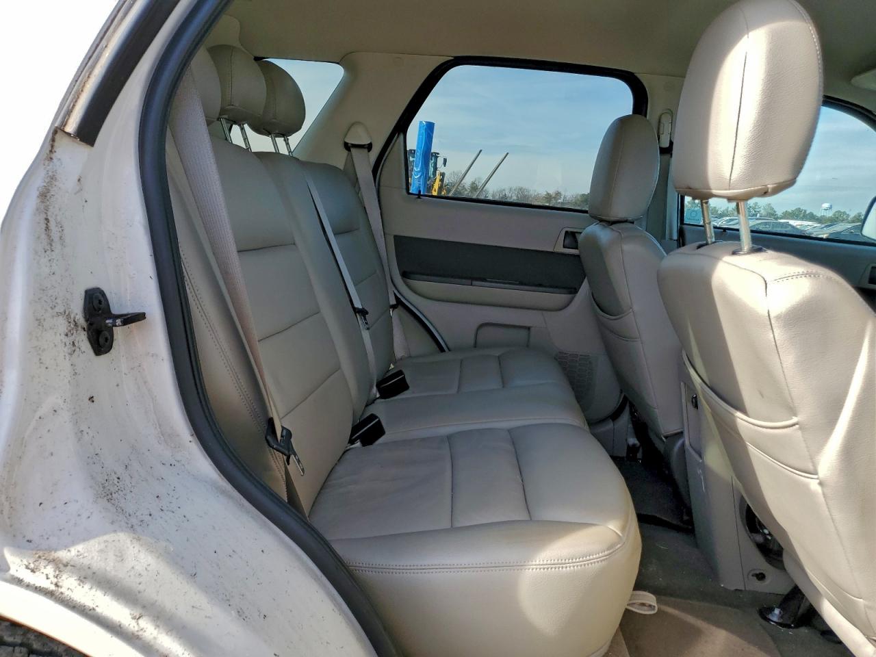 Ford Escape Hybrid Image 11