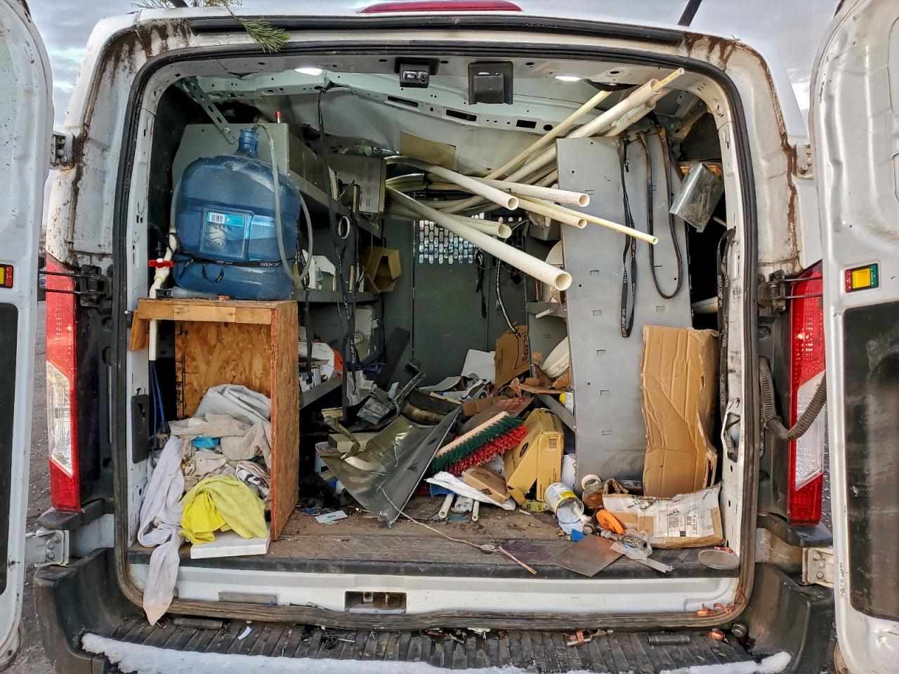 Ford Transit T-250 Image 12