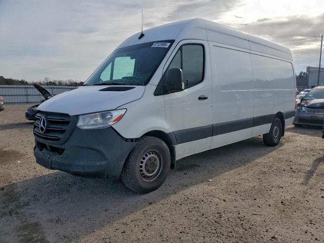  Salvage Mercedes-Benz Sprinter