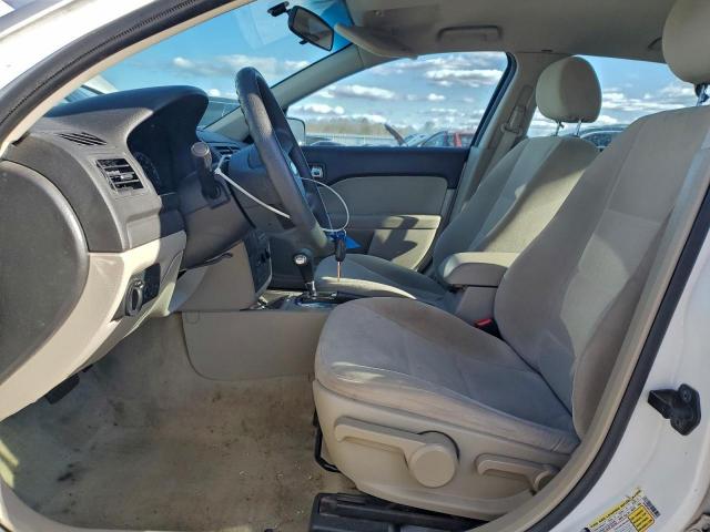 Ford Fusion S Image 10