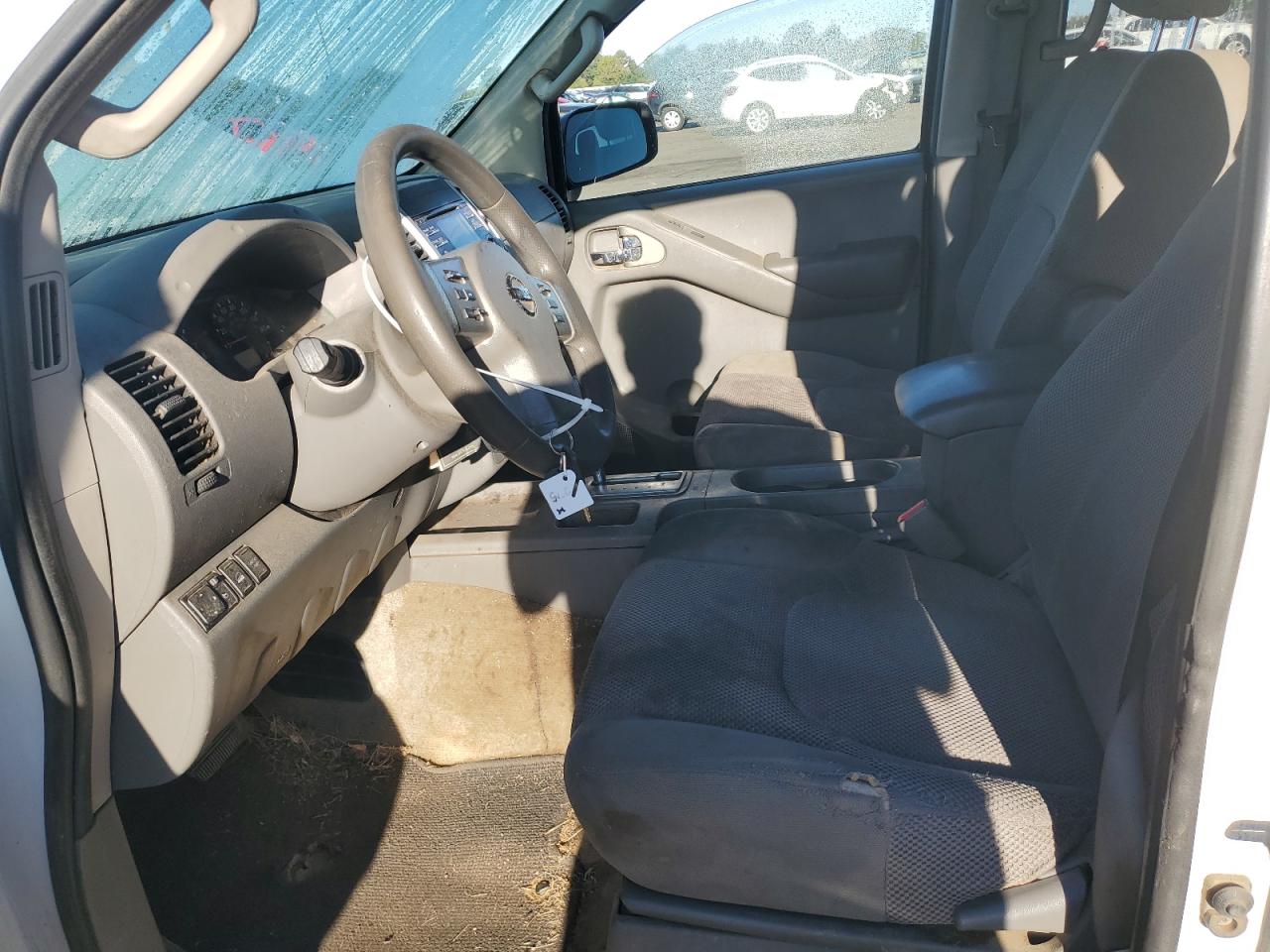 Nissan Frontier S Image 8