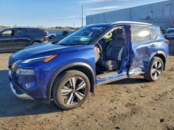  Salvage Nissan Rogue