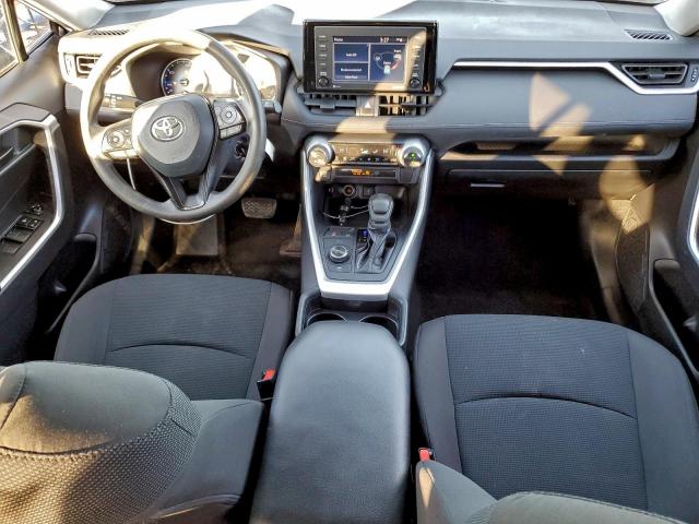 Toyota RAV4 Le Image 8