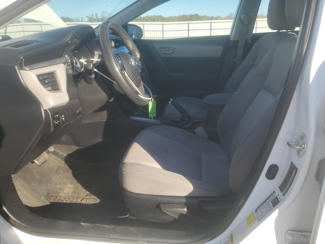 Toyota Corolla L Image 7