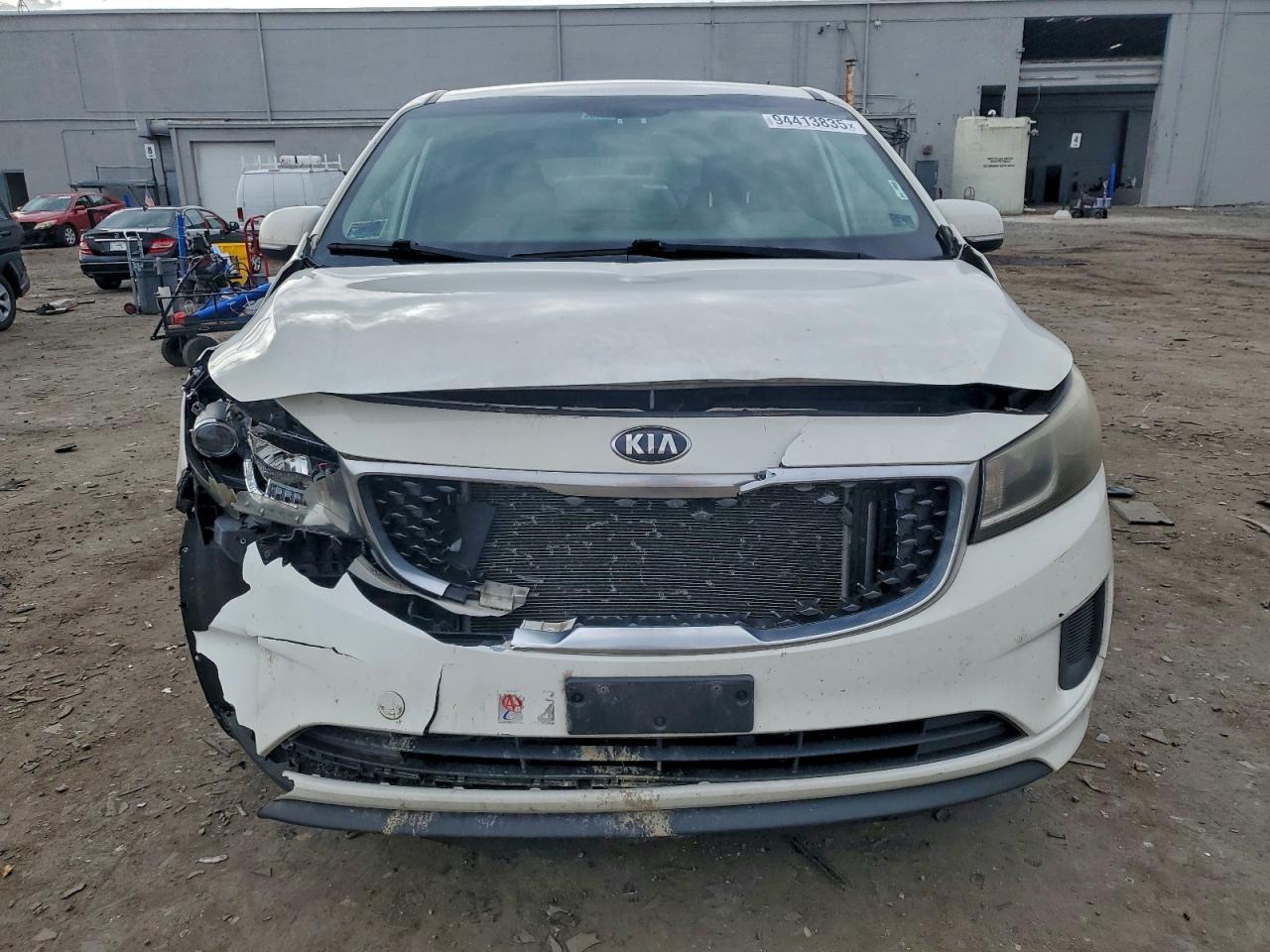 Kia Sedona Lx Image 6