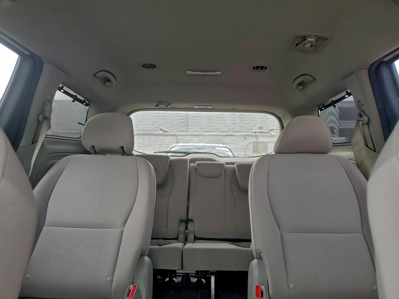 Kia Sedona Lx Image 10