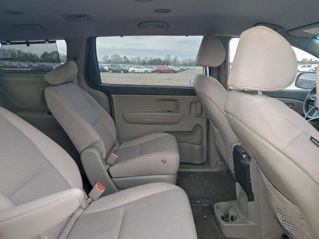 Kia Sedona Lx Image 3