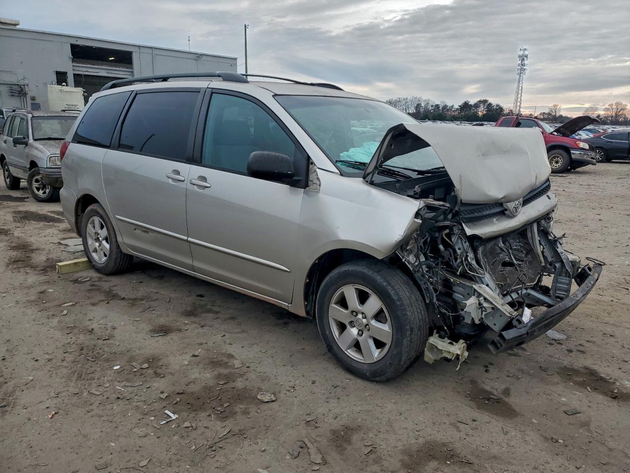 Toyota Sienna Ce Image 5
