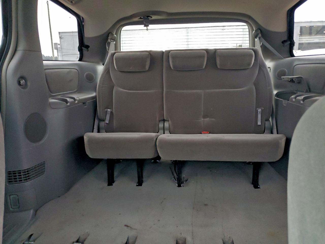 Toyota Sienna Ce Image 6