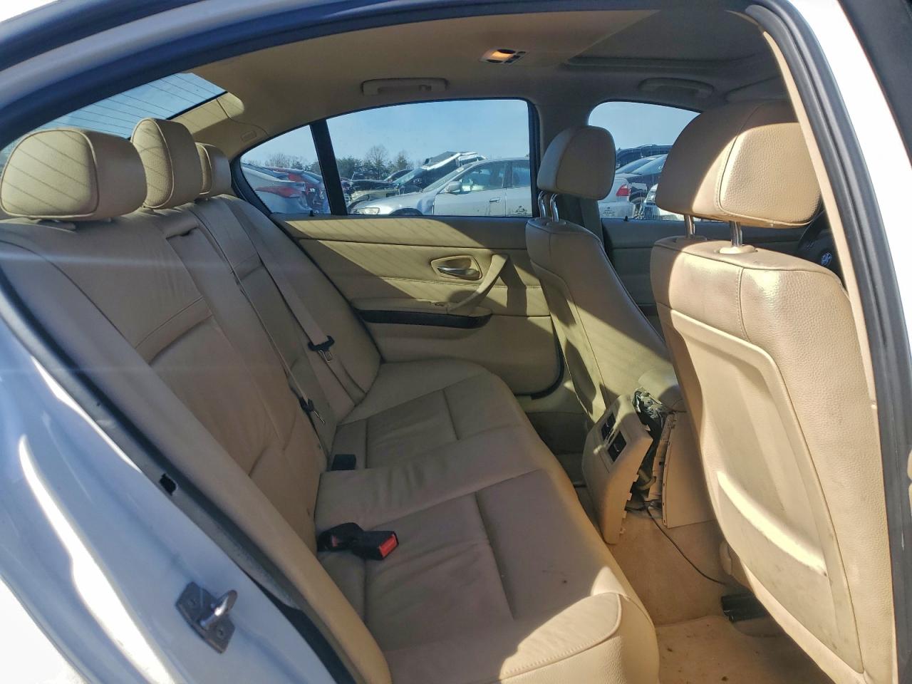 BMW 3 Series I Image 11