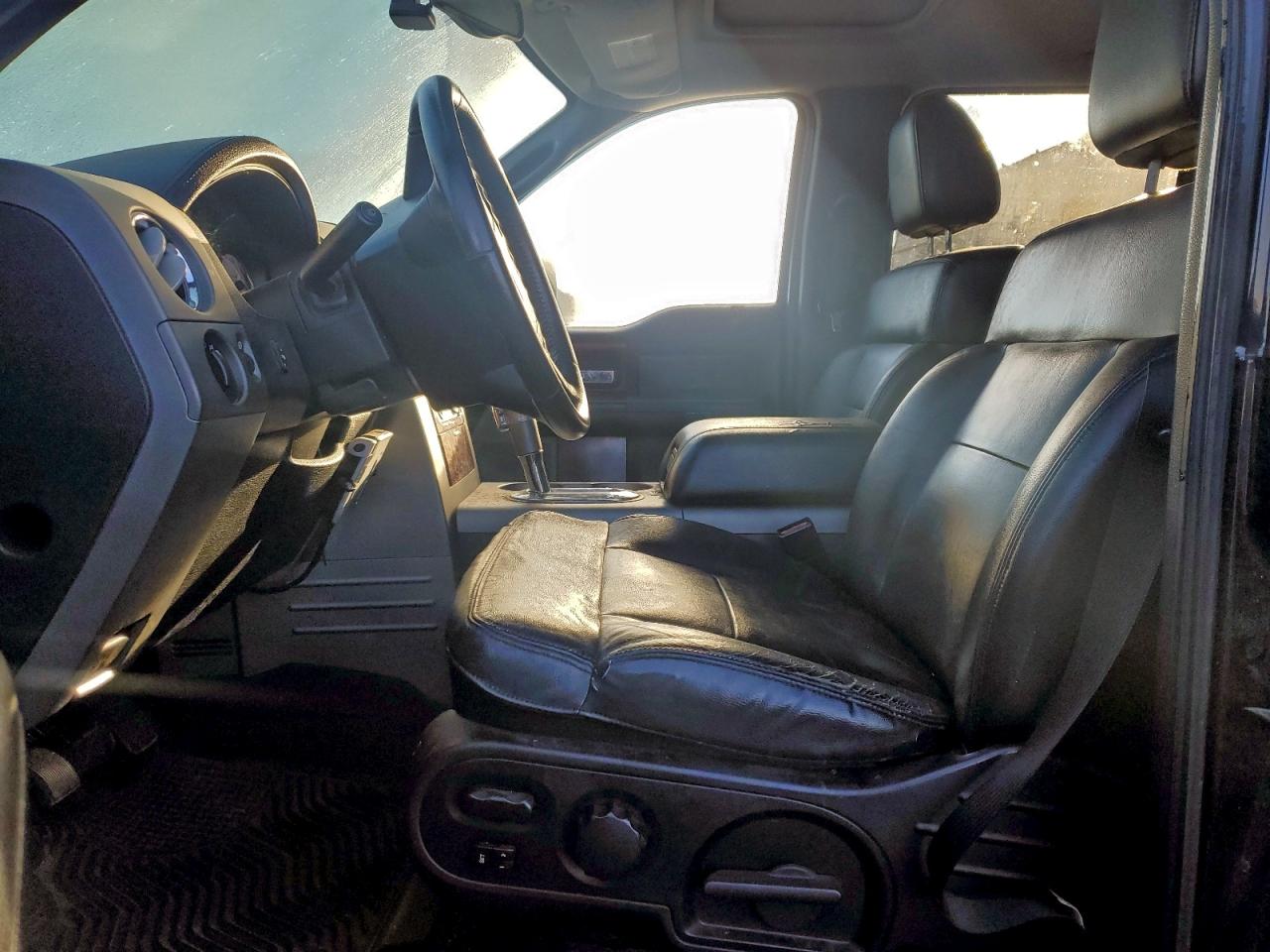 Ford F-150 Supercrew Image 9