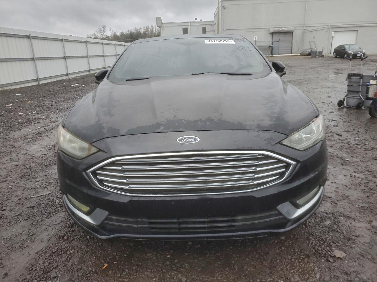 Ford Fusion Se Hybrid Image 3