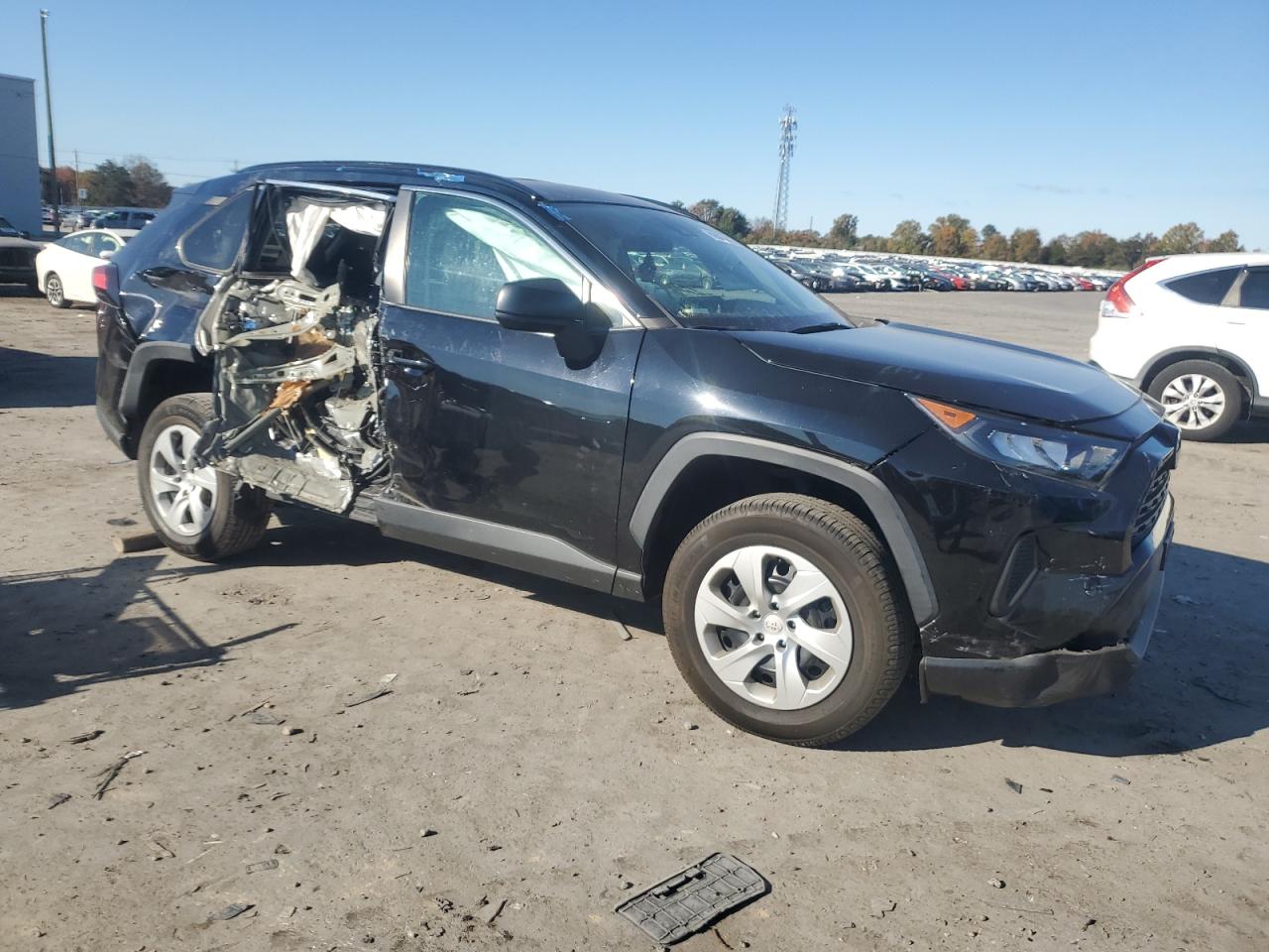 Toyota RAV4 Le Image 4