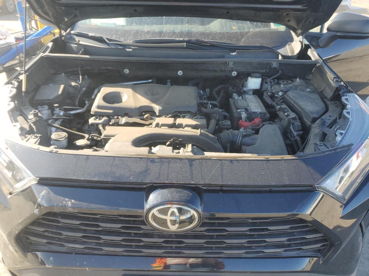 Toyota RAV4 Le Image 6