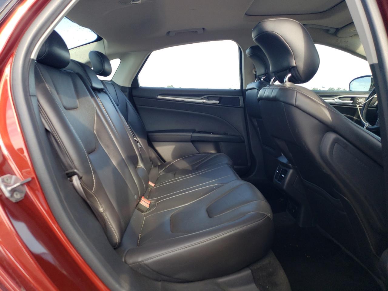 Ford Fusion Titanium Image 8