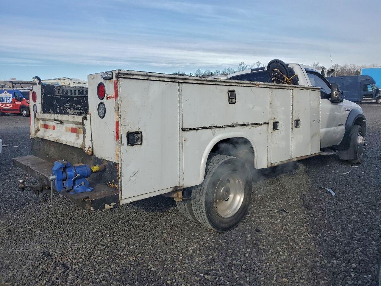 Ford F-550 Super Duty Image 5