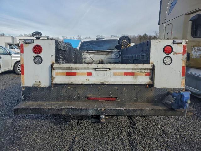 Ford F-550 Super Duty Image 12