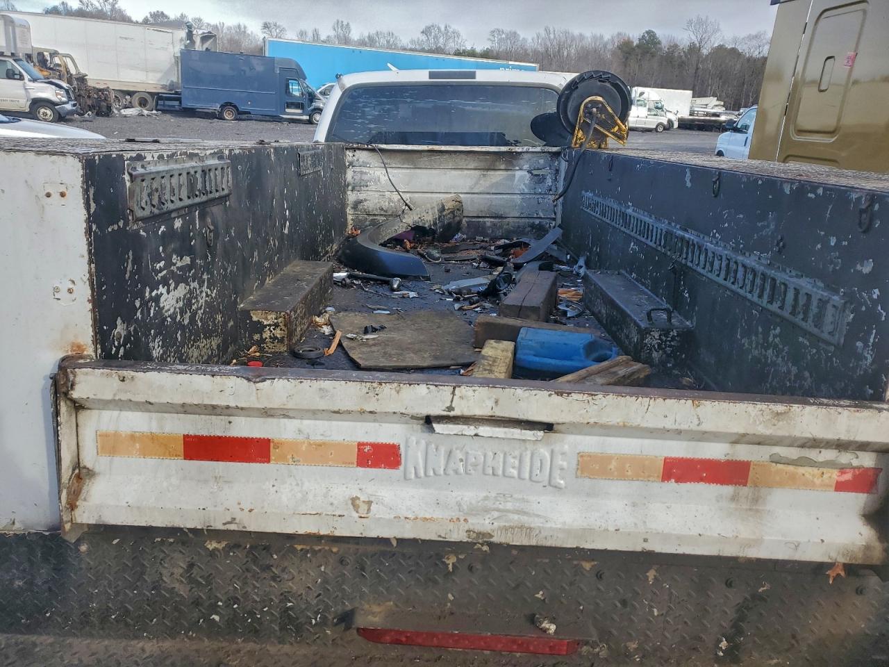 Ford F-550 Super Duty Image 8