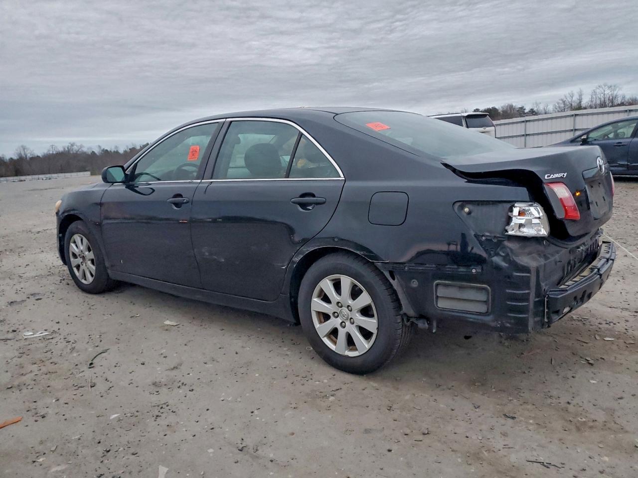 Toyota Camry Base Image 2