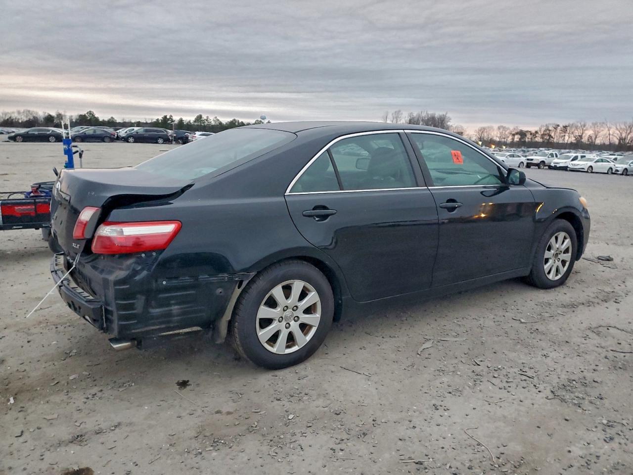 Toyota Camry Base Image 6