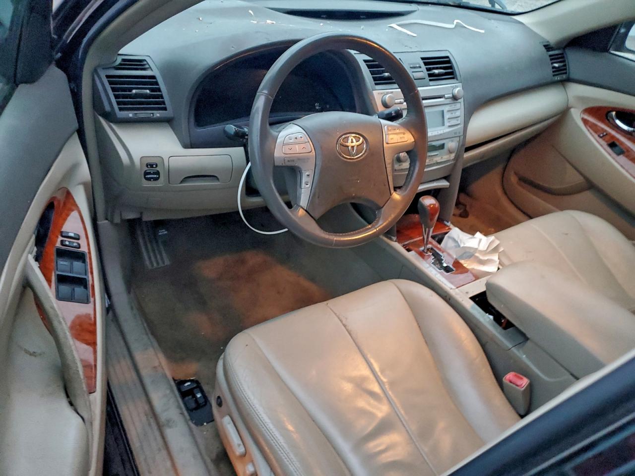 Toyota Camry Base Image 5