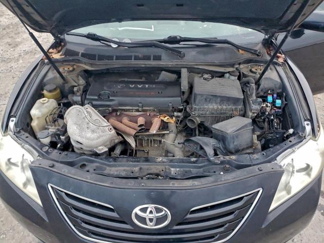 Toyota Camry Base Image 8