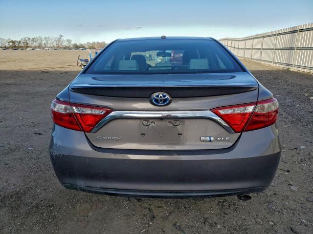 Toyota Camry Hybrid Image 7