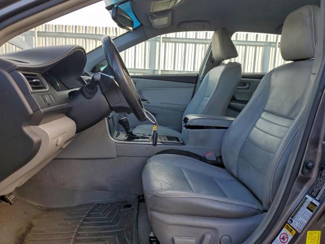 Toyota Camry Hybrid Image 12