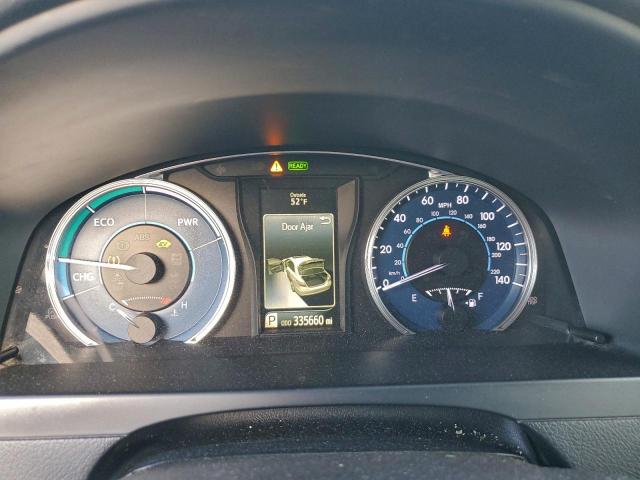Toyota Camry Hybrid Image 9