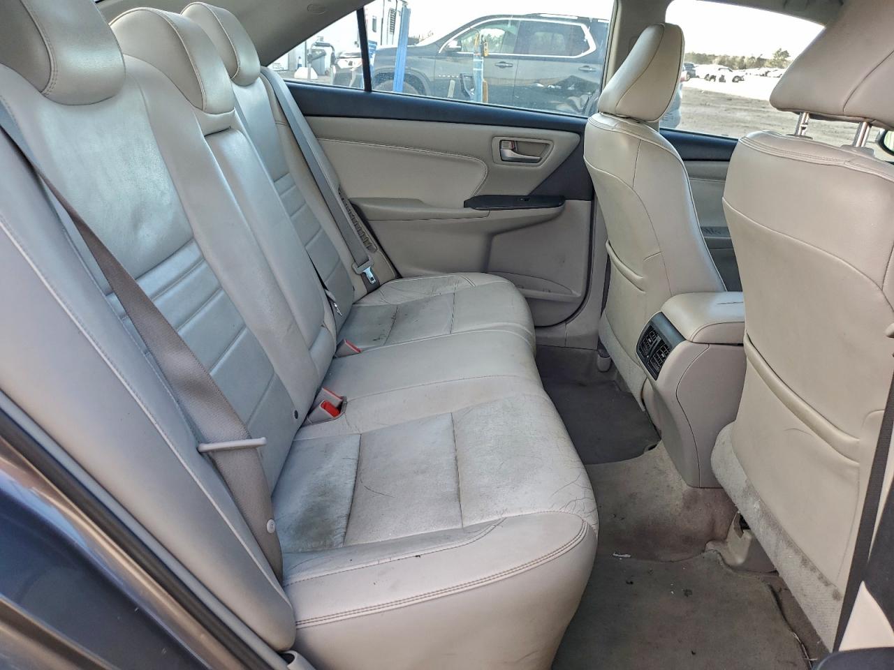 Toyota Camry Hybrid Image 8