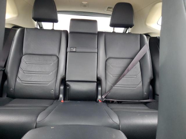 Lexus NX 200t Base Image 8