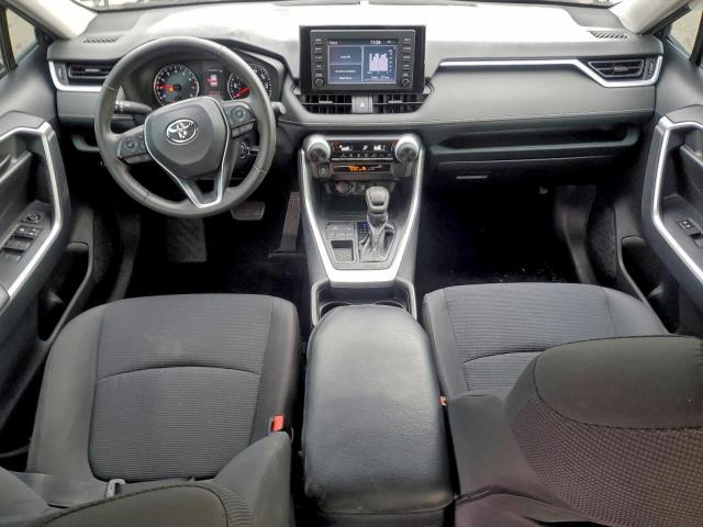 Toyota RAV4 Le Image 9