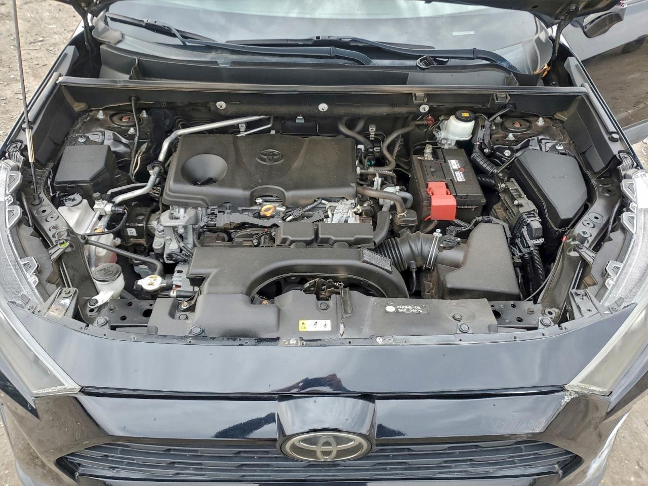Toyota RAV4 Le Image 6