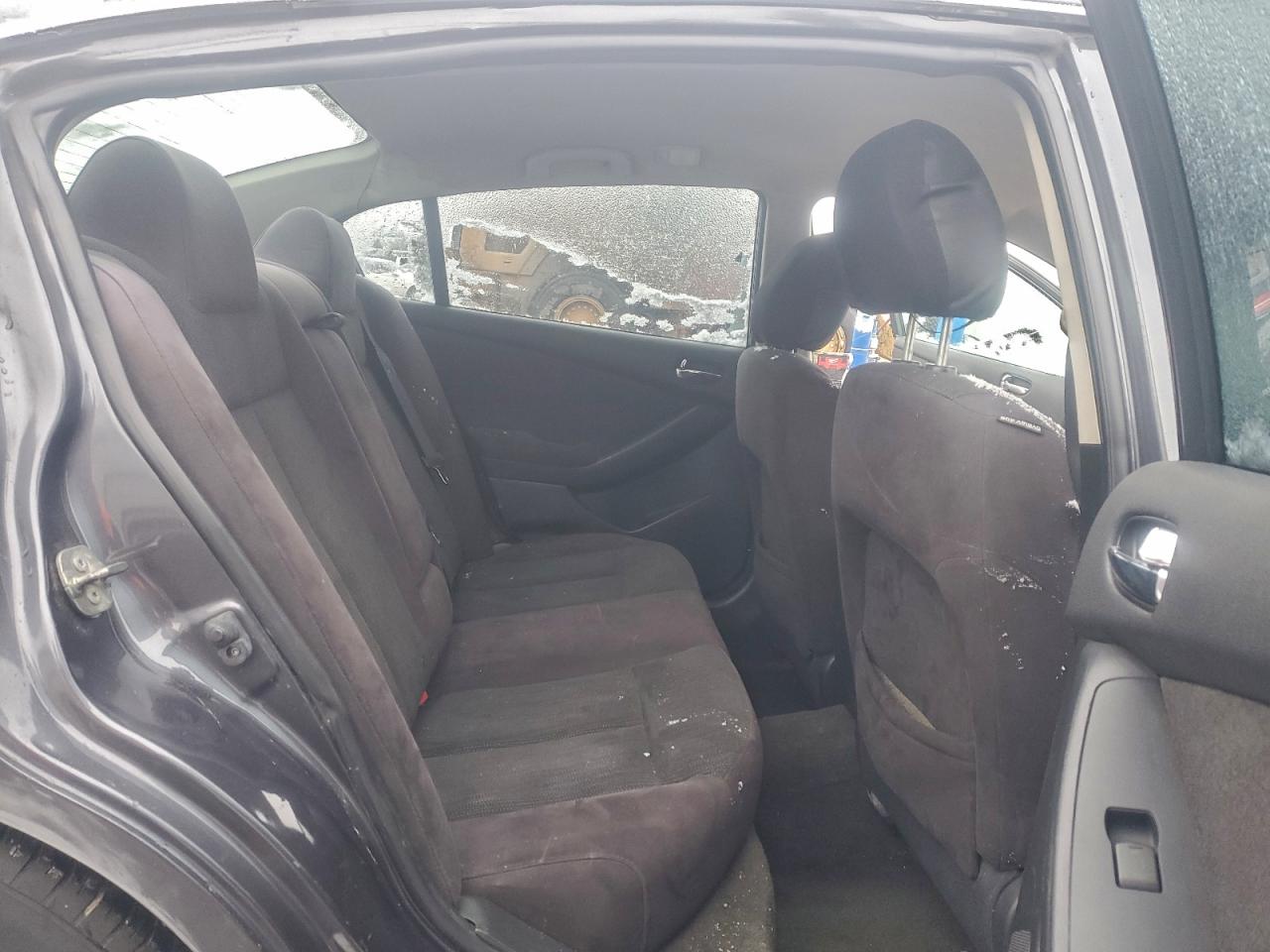 Nissan Altima Base Image 6