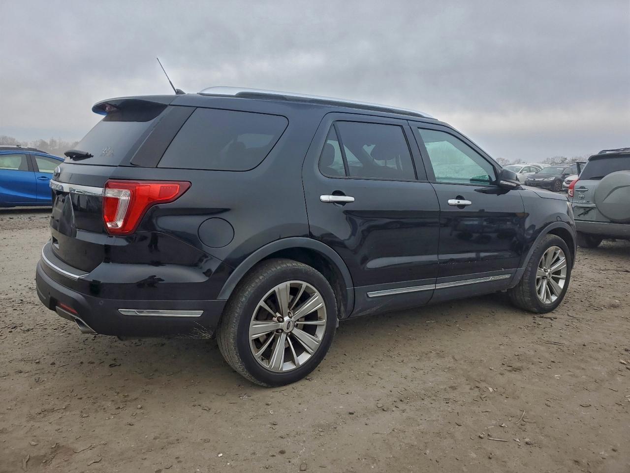 Ford Explorer Limited Image 12