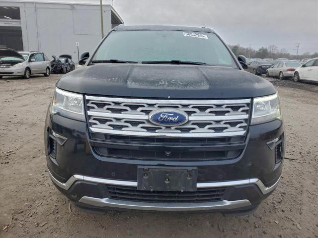 Ford Explorer Limited Image 11