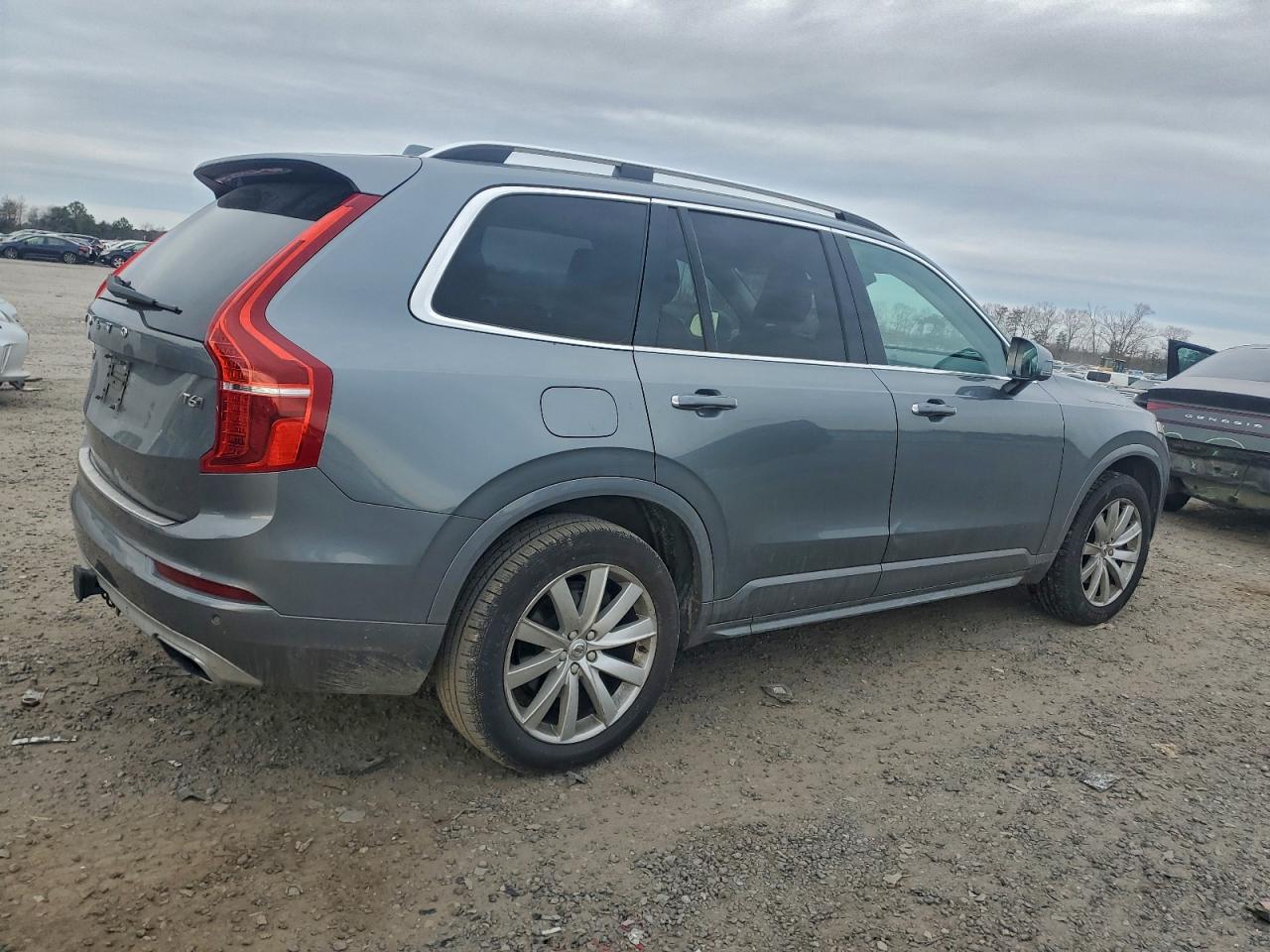 Volvo XC90 T6 Image 9