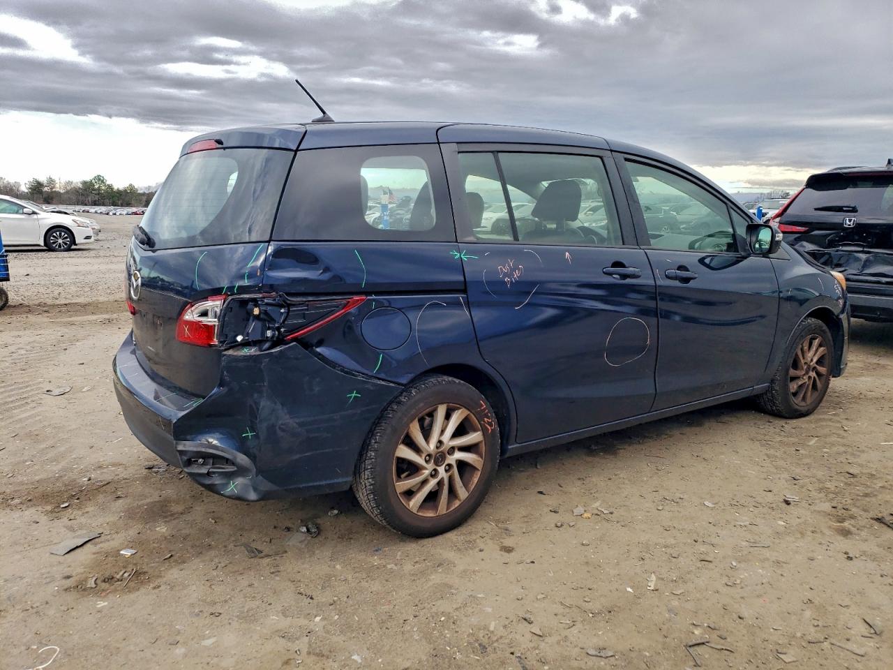 Mazda 5 Sport Image 13