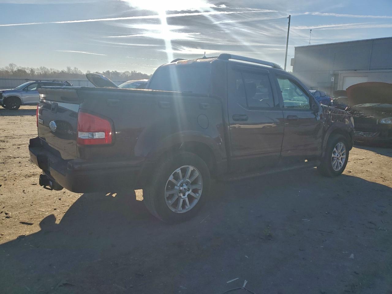 Ford Explorer Limited Image 2