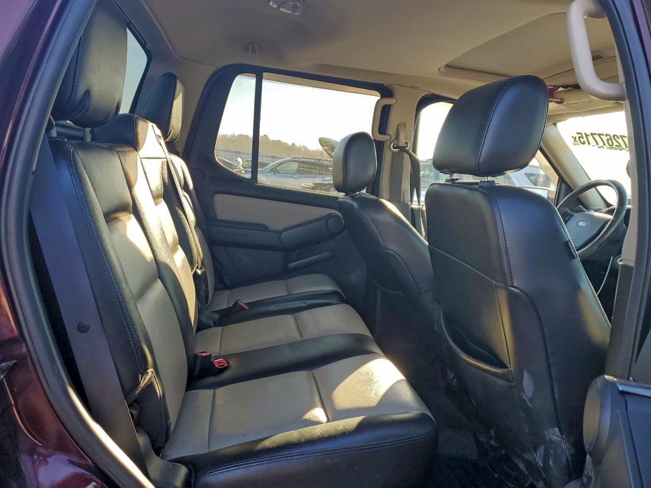 Ford Explorer Limited Image 12